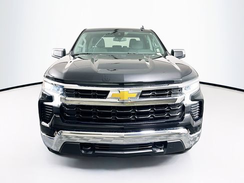 Used 2024 Chevrolet Silverado 1500 LT image 2