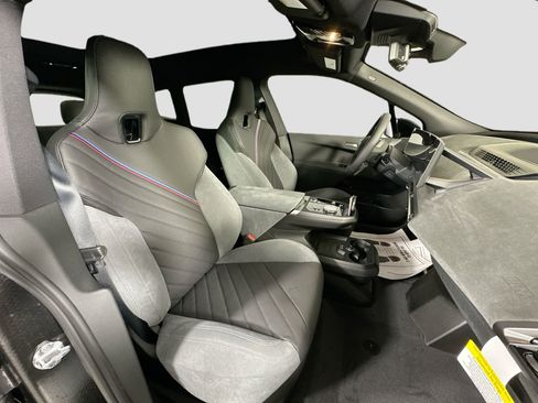 New 2026 BMW iX xDrive60 w/ M Sport Package image 30