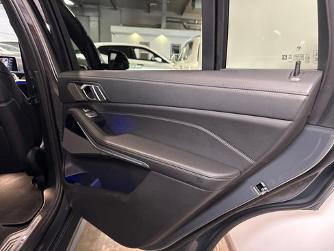 Used 2022 BMW X7 M50i AWD/4WD image 27