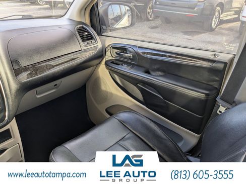 Used 2013 Chrysler Town & Country Touring-L image 16