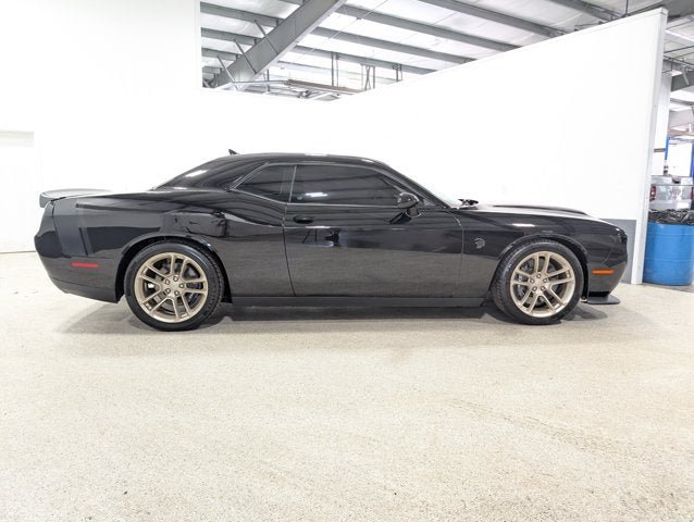 Used 2023 Dodge Challenger SRT Hellcat RWD image 2