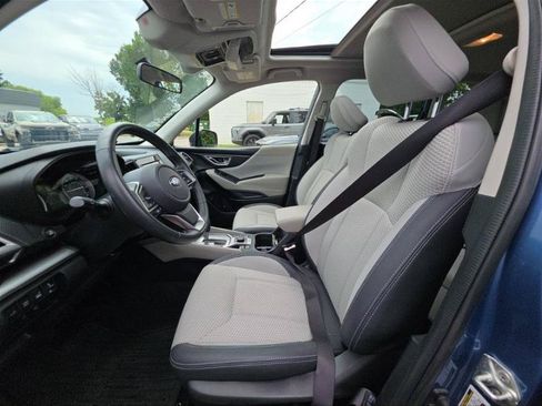 Used 2021 Subaru Forester Premium AWD/4WD image 3