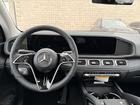 New 2026 Mercedes-Benz GLS 450 4MATIC image 12