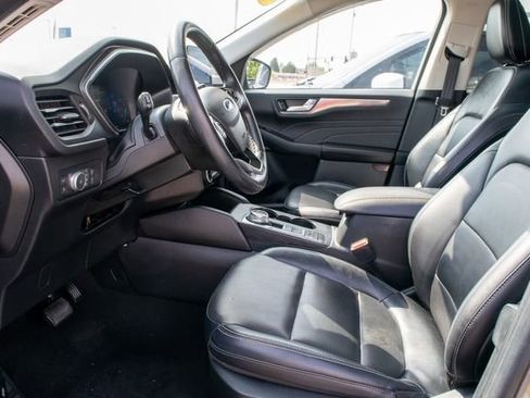 Used 2022 Ford Escape Titanium w/ Class II Trailer Tow Package image 17