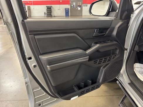 Certified 2026 Toyota Tacoma SR5 AWD/4WD image 13