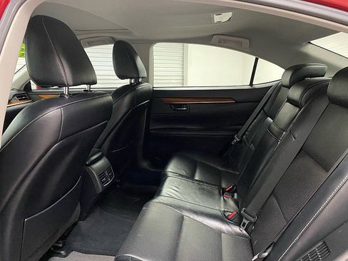 Used 2013 Lexus ES 300h w/ Luxury Pkg image 11