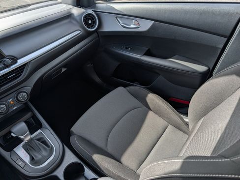 Certified 2024 Kia Forte LXS w/ LXS Technology Package FWD image 11