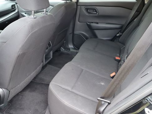 Used 2024 Nissan Rogue S FWD image 5