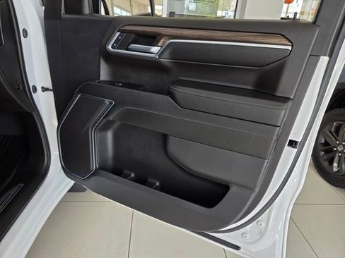 Used 2024 Chevrolet Silverado 1500 LT image 17