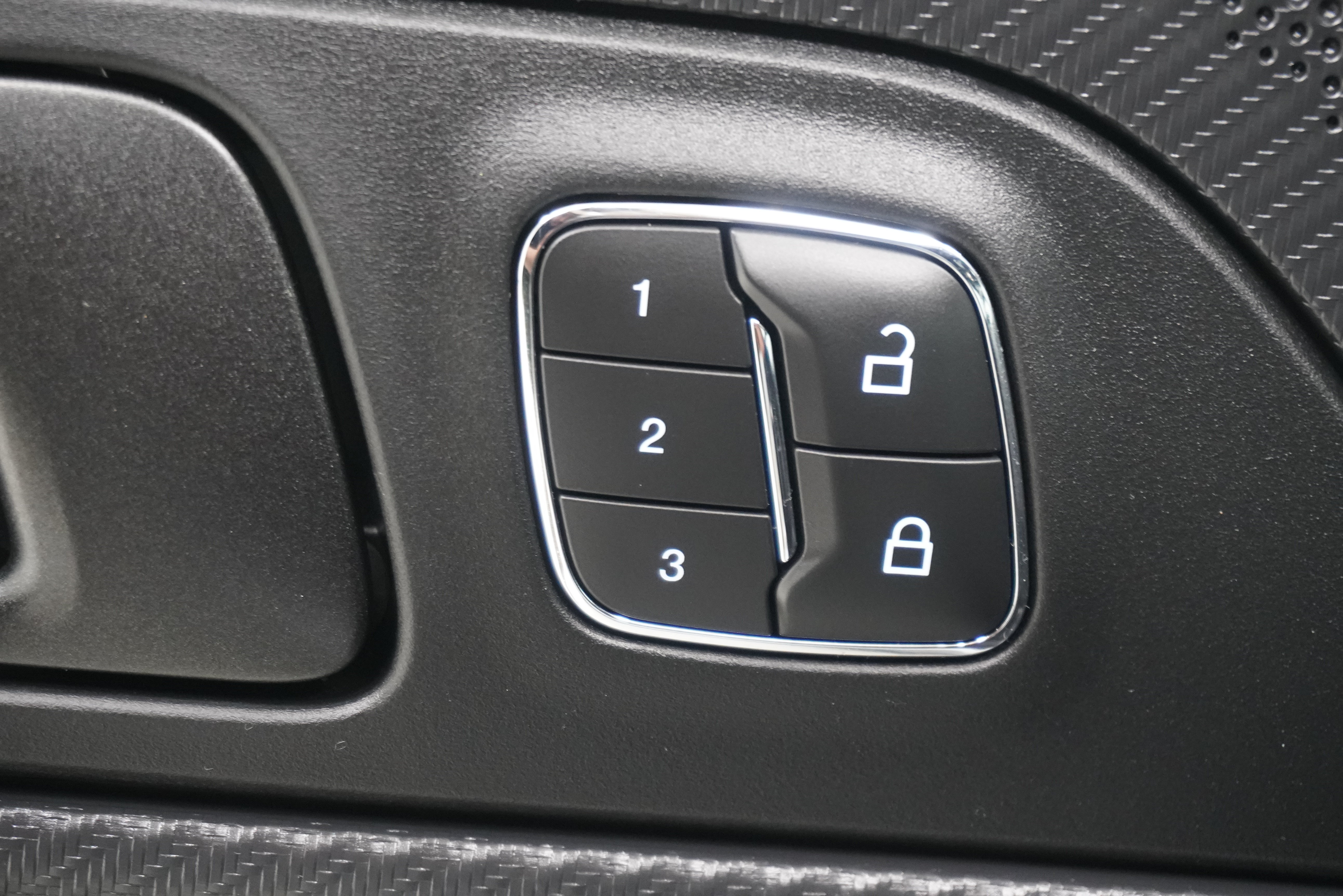 Used 2025 Ford Mustang Dark Horse RWD image 16