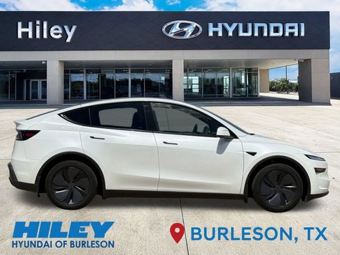 Used 2026 Tesla Model Y AWD image 3