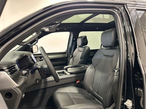 New 2026 Jeep Grand Wagoneer Limited AWD/4WD image 15