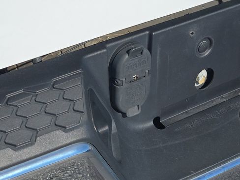 Used 2021 RAM 1500 Tradesman w/ Chrome Appearance Group image 4