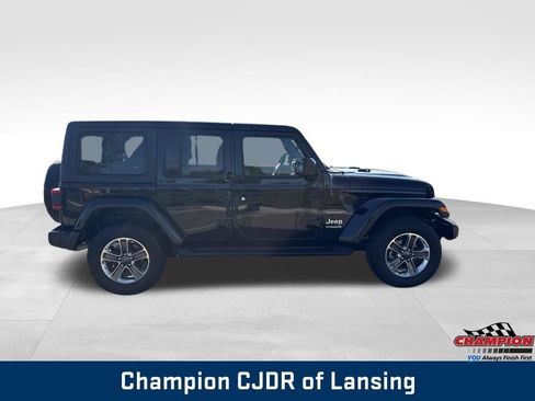 Used 2021 Jeep Wrangler Unlimited Sahara w/ Uconnect 4C Nav & Sound Group AWD/4WD image 9