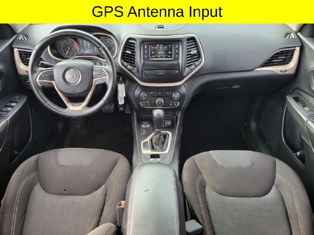 Used 2017 Jeep Cherokee Latitude AWD/4WD image 8