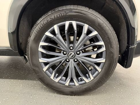 Used 2026 Nissan Rogue Platinum w/ Platinum Premium Package AWD/4WD image 19