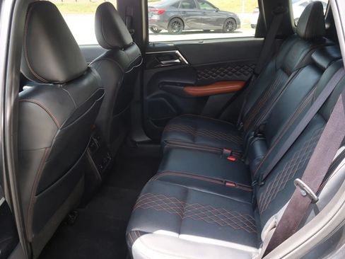 Used 2024 Mitsubishi Outlander SEL AWD/4WD image 20