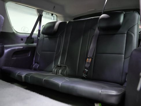 Used 2016 Chevrolet Suburban LT image 26