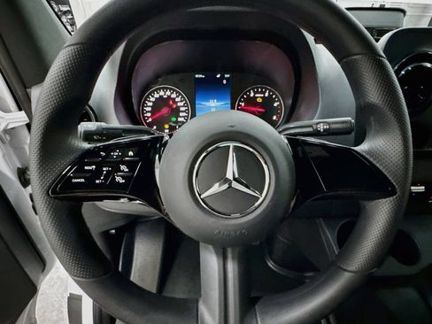 Used 2025 Mercedes-Benz Sprinter 2500 image 12