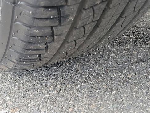 Used 2023 Nissan Rogue SV image 32