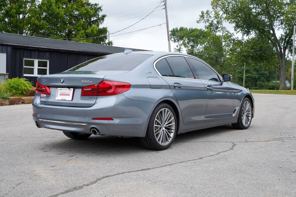 Used 2019 BMW 530e RWD image 8