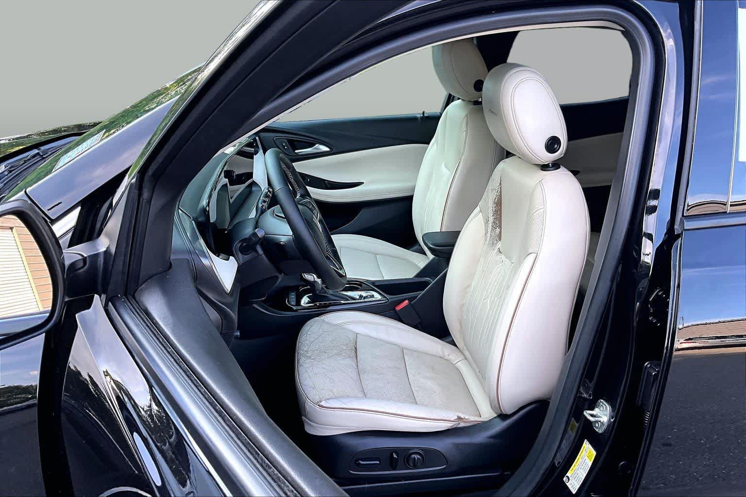 Used 2024 Buick Encore GX Avenir w/ Avenir Technology Package FWD image 8