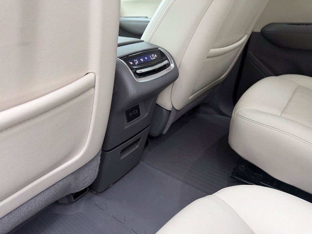 Used 2023 Cadillac XT6 Premium Luxury w/ Technology Package FWD image 10