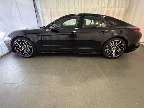 New 2026 Porsche Panamera GTS image 2