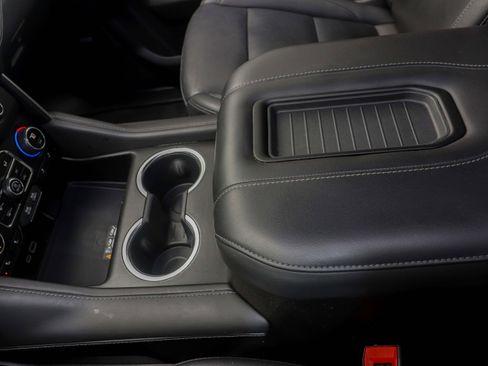 Used 2024 Chevrolet Suburban LT image 22