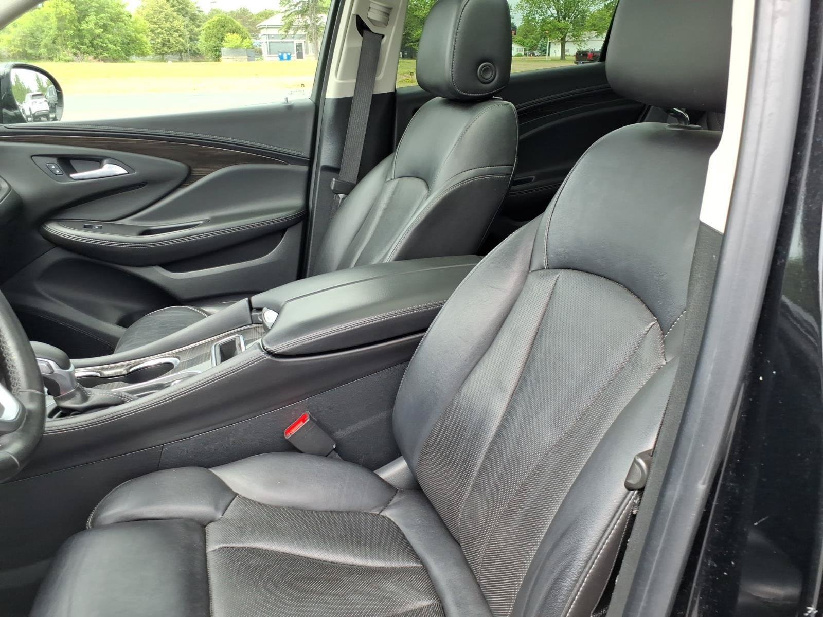Used 2020 Buick Envision Premium w/ Driver Confidence Package AWD/4WD image 19