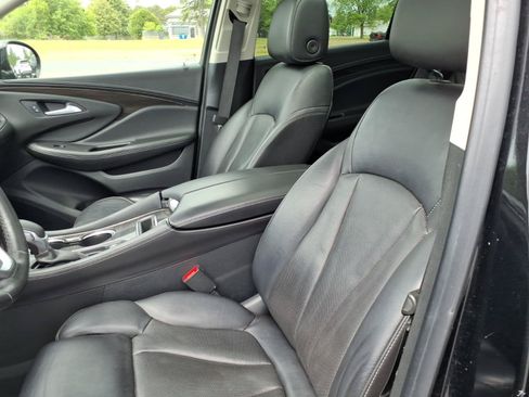 Used 2020 Buick Envision Premium w/ Driver Confidence Package AWD/4WD image 19