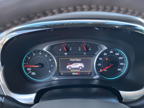 Used 2020 Chevrolet Traverse LT w/ Driver Confidence II Package image 9