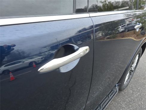 Used 2019 INFINITI QX80 Luxe w/ Proactive Package image 14