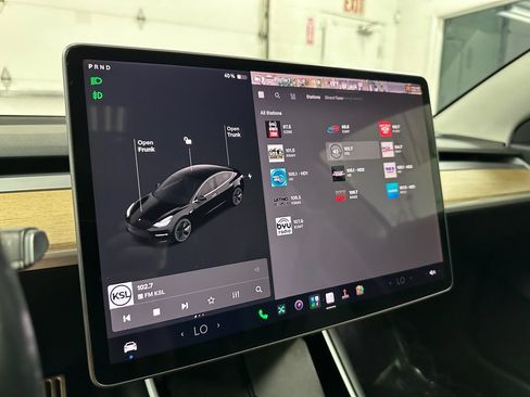 Used 2018 Tesla Model 3 Long Range RWD image 27