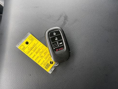 Certified 2025 Honda Pilot TrailSport image 36