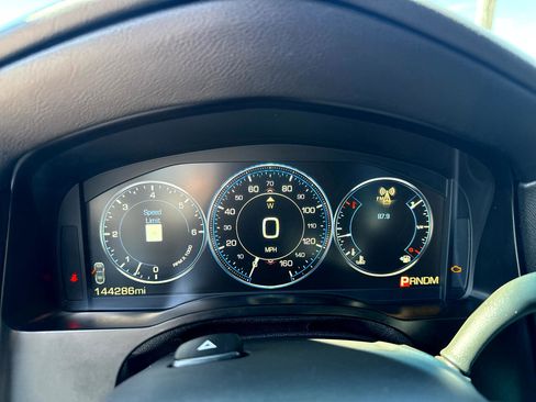 Used 2015 Cadillac Escalade Luxury image 24