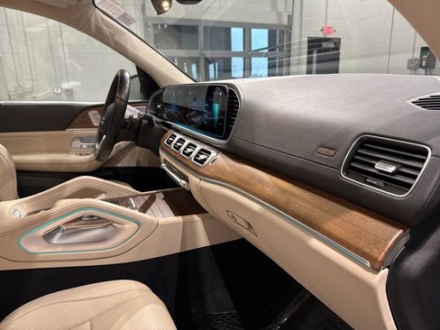 Used 2021 Mercedes-Benz GLS 450 4MATIC image 44