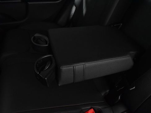 Certified 2025 Mercedes-Benz GLB 250 4MATIC image 29