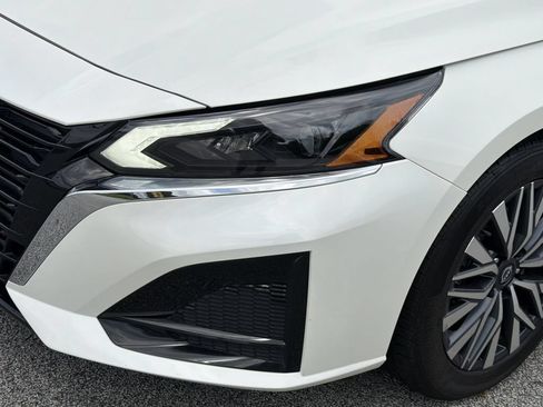 Used 2023 Nissan Altima 2.5 SV w/ SV Premium Package FWD image 29