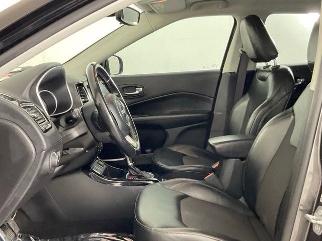 Used 2020 Jeep Compass Latitude FWD image 9