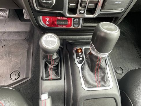 Used 2023 Jeep Wrangler Unlimited Rubicon w/ Xtreme 35 Tire Package AWD/4WD image 29
