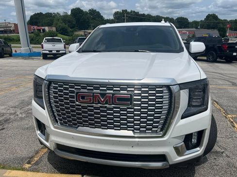 Used 2024 GMC Yukon Denali w/ Advanced Technology Package AWD/4WD image 5