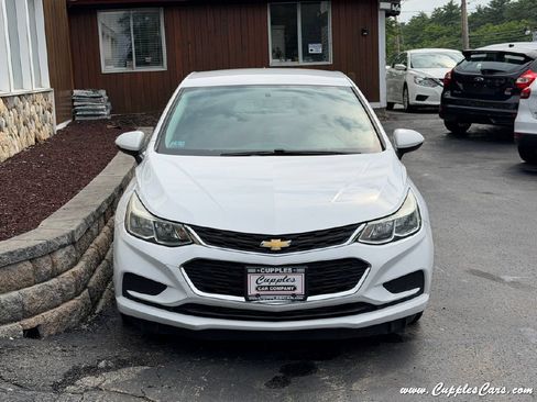 Used 2017 Chevrolet Cruze LS FWD image 12