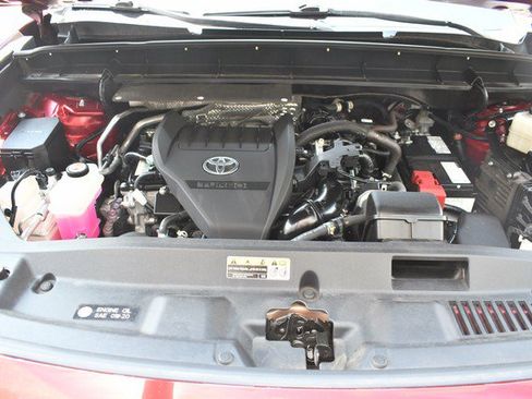 Used 2023 Toyota Highlander XLE AWD/4WD image 31