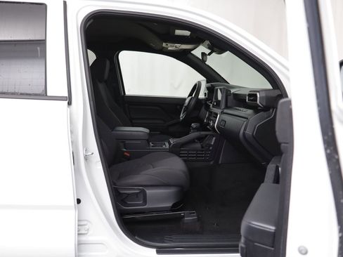 Used 2025 Toyota Tacoma SR image 18