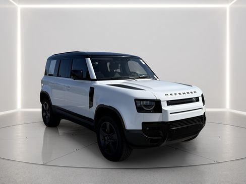 Used 2026 Land Rover Defender 110 S AWD/4WD image 7