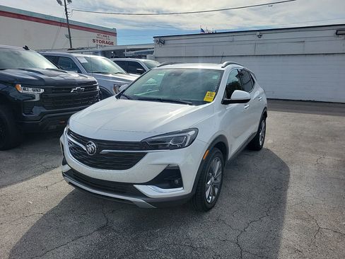 Used 2023 Buick Encore GX Essence w/ Experience Buick Package image 3