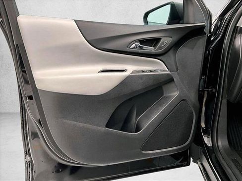 Used 2023 Chevrolet Equinox LS w/ LS Convenience Package FWD image 18