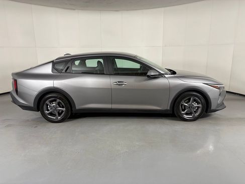 Used 2025 Kia K4 FWD image 9