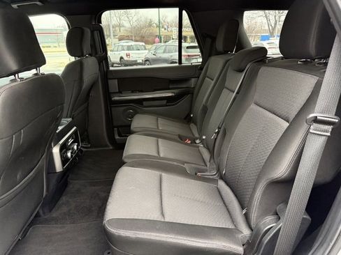 Used 2019 Ford Expedition XLT image 16